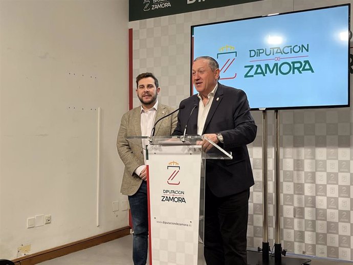 El vicepresidente de la Diputación, Víctor López de la Partes (izquierda) y el presidente, Javier Faúndez