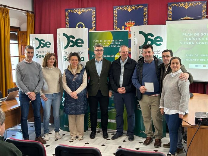 Jornada de Diputación para acercar los planes de inmersión digital y fomento del comercio electrónico en La Puebla de los Infantes.