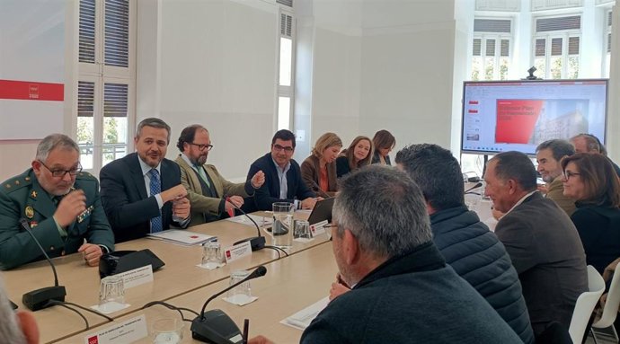 El consejero de Vivienda, Transportes e Infraestructuras de la Comunidad de Madrid, Jorge Rodrigo, presenta el Plan de Inspección de Transporte para 2025