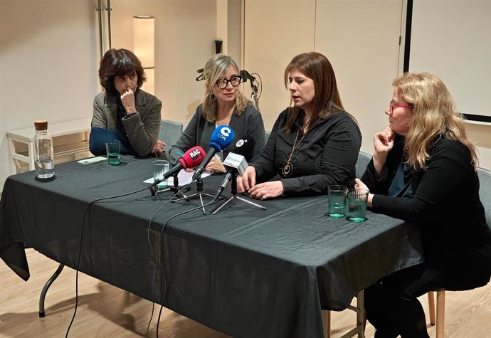 Mar Tintoré, Rosa Masriera, Sara Anri y Lourdes Duran en la rueda de prensa.