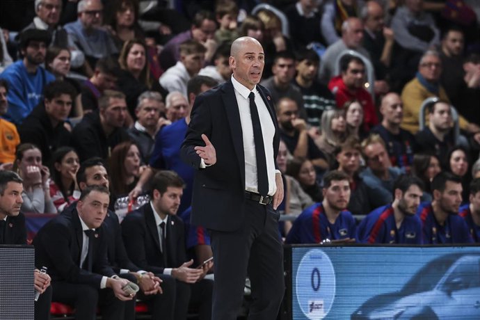 Archivo - El entrenador del Barça, Joan Peñarroya, en un partido en el Palau Blaugrana