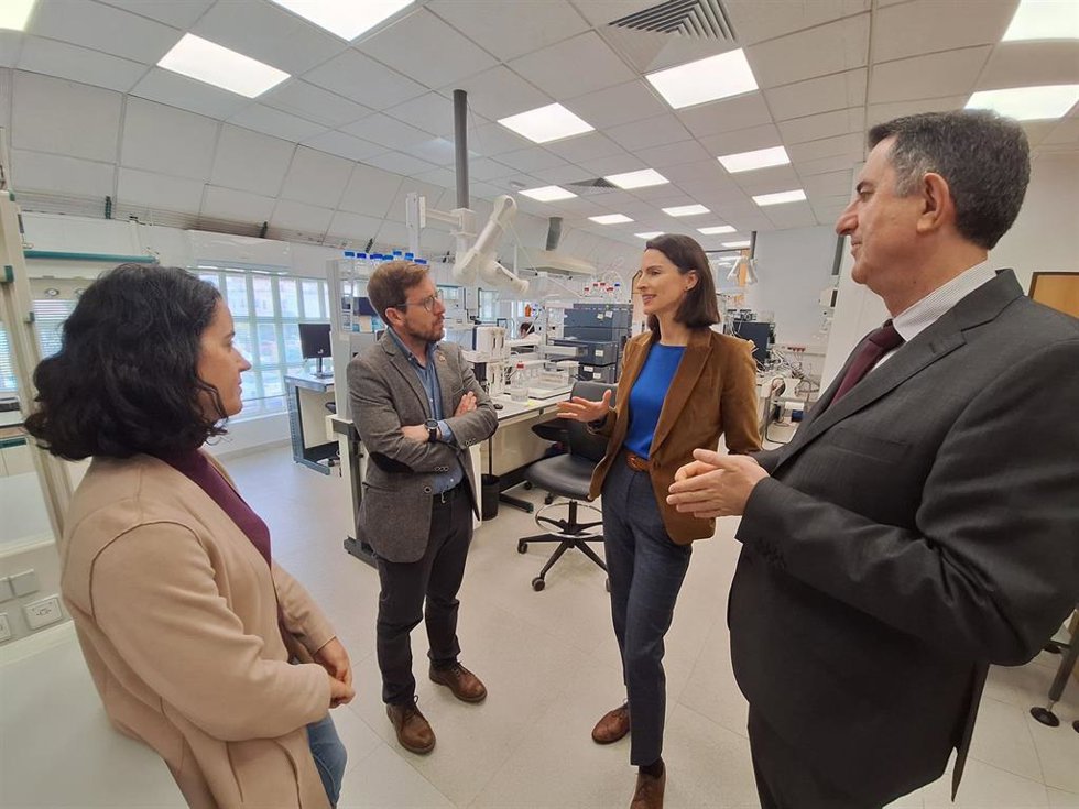 El subdelegado del Gobierno en Sevilla, Francisco Toscano, visita la sede del Servicio Oficial de Inspección, Vigilancia y Regulación de Exportaciones (Soivre)