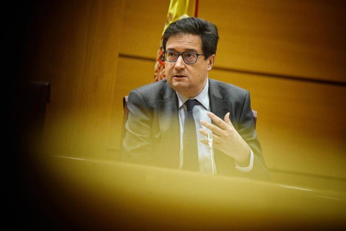 El ministro para la Transformación Digital y de la Función Pública, Óscar López, comparece ante la Comisión de Transformación Digital, en el Senado, a 26 de febrero de 2025, en Madrid (España). Óscar López ha comparecido para dar cuenta de las líneas de s