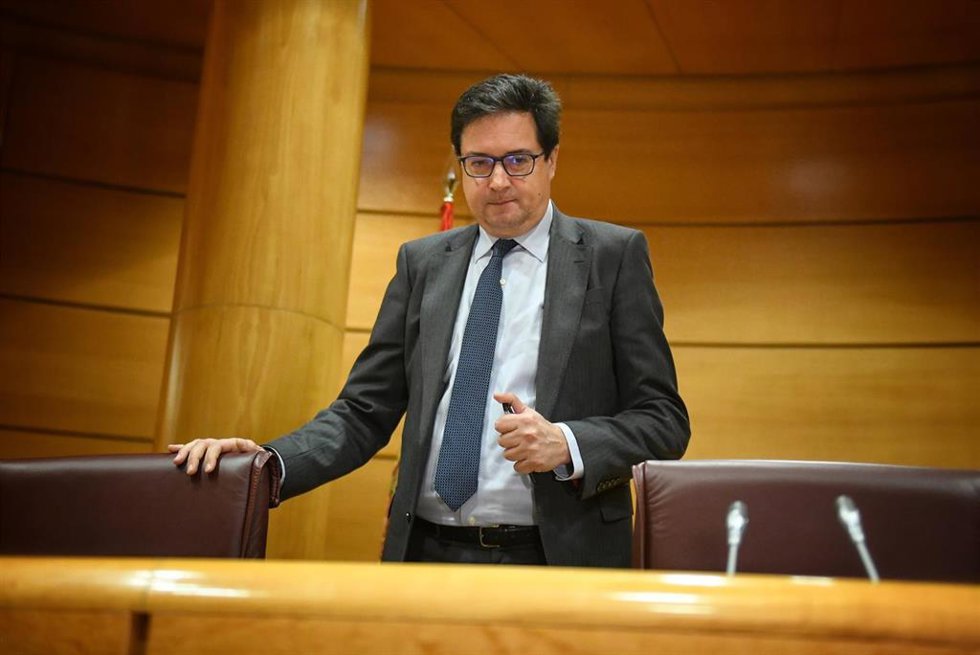 El ministro para la Transformación Digital y de la Función Pública, Óscar López, comparece ante la Comisión de Transformación Digital, en el Senado, a 26 de febrero de 2025, en Madrid (España). Óscar López ha comparecido para dar cuenta de las líneas de