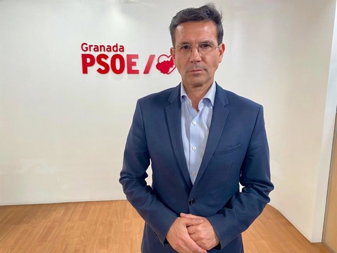 El portavoz del PSOE-A, Francisco Cuenca.