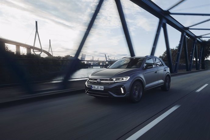 Volkswagen lanza una versión especial del T-Roc R de color gris oscuro mate desde 59.460 euros.