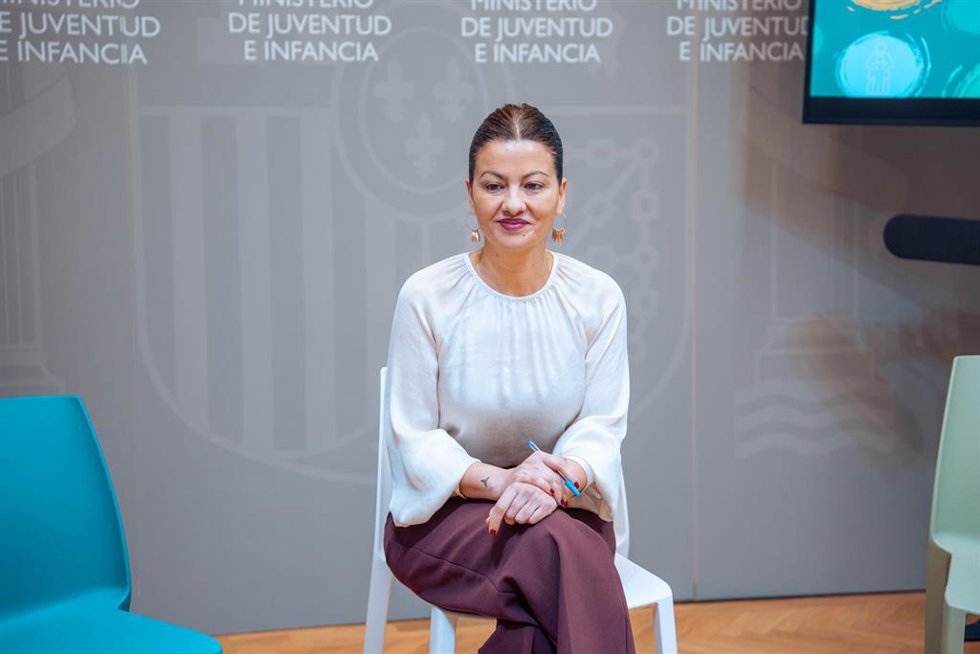 La ministra de Juventud e Infancia, Sira Rego, durante el acto de presentación del Grupo de Personas Expertas para aumentar la protección de las personas menores de edad frente a la violencia vicaria, en INJUVE, a 24 de febrero de 2025, en Madrid (Españ