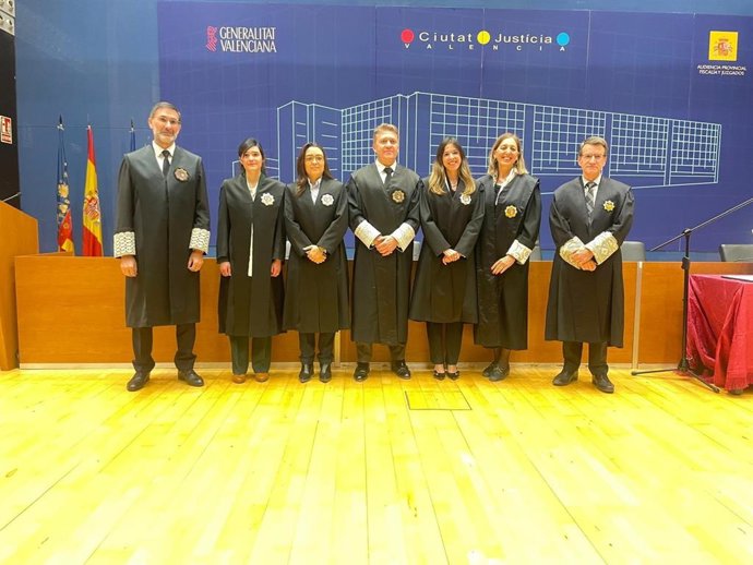 Manuel José Baeza, nuevo presidente del TSJCV, en el centro de la imagen cuando presidió en funciones el acto de jura de tres nuevas juezas de la 73 promoción
