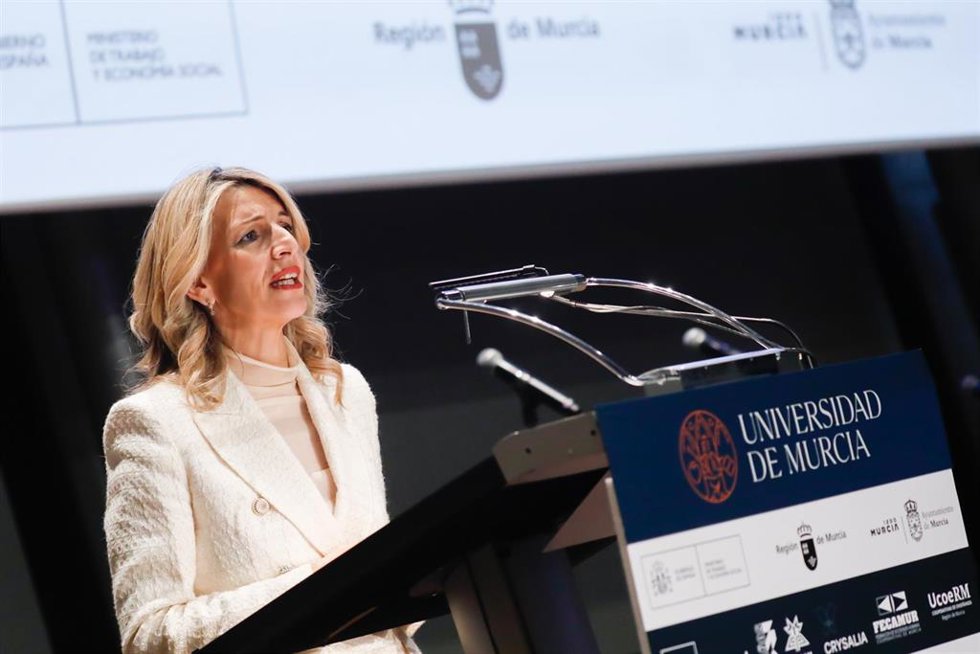 La vicepresidenta segunda del Gobierno y ministra de Trabajo y Economía Social, Yolanda Díaz, durante su intervención en la inauguración de 'Murcia, Capital Española de la Economía Social 2025'