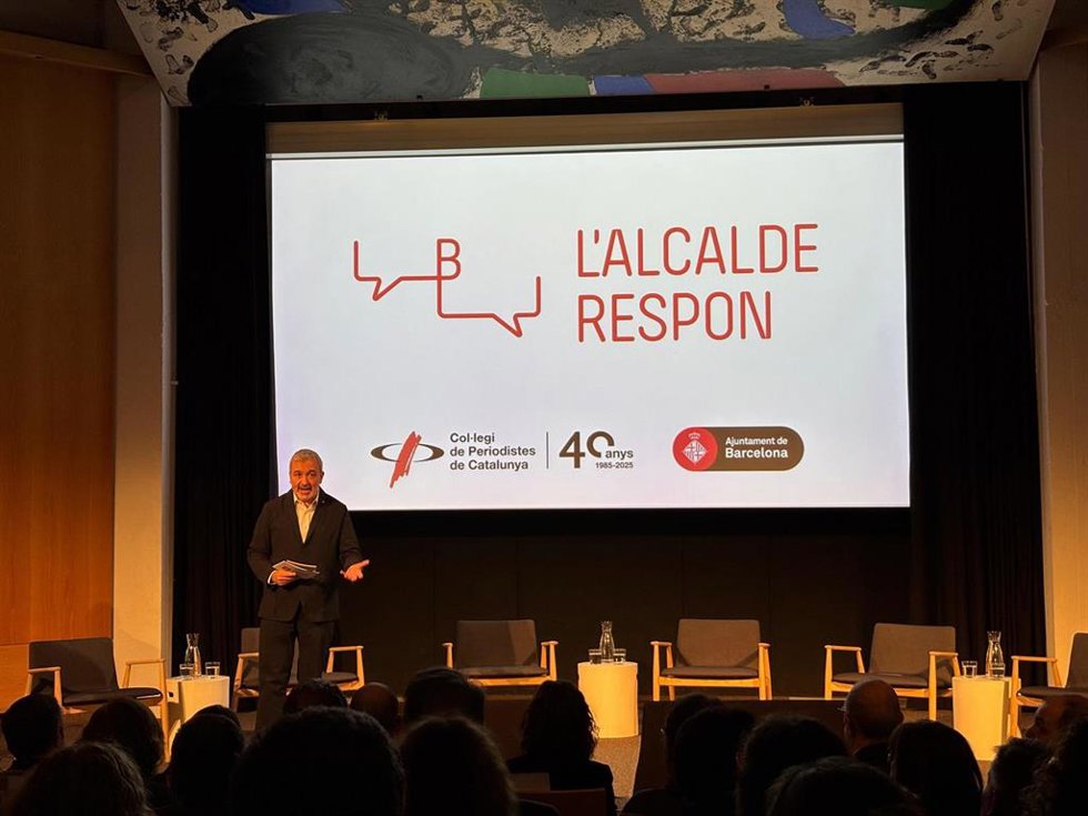 El alcalde de Barcelona, Jaume Collboni, en el evento anual 'L'alcalde respon'