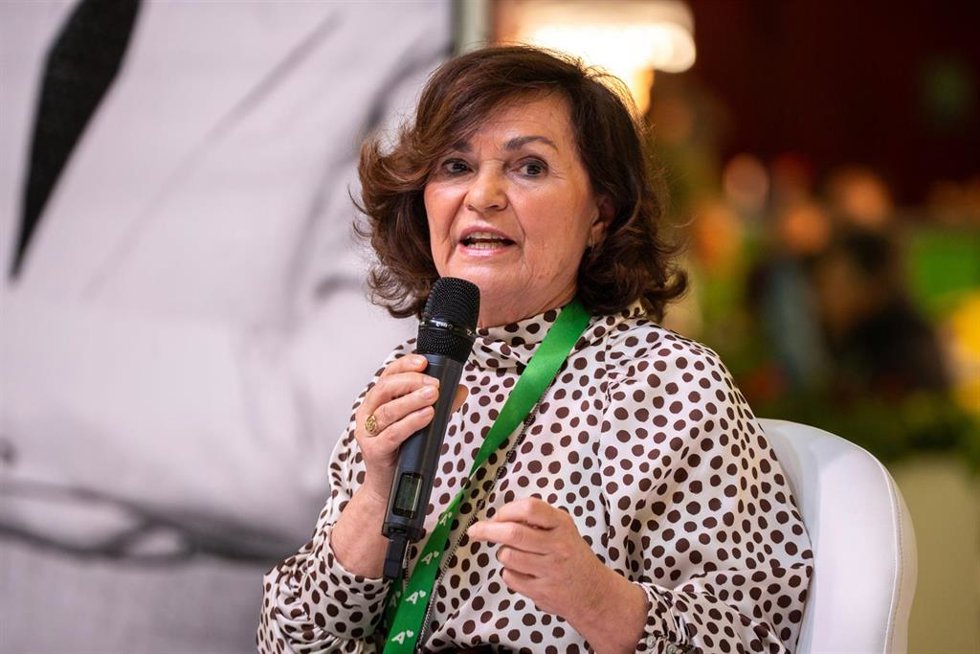 La presidenta del Consejo de Estado, Carmen Calvo, interviene en el 'Ágora`. A 22 de febrero de 2025 en Granada, Andalucía (España). Durante la tarde de la primera jornada del XV Congreso del PSOE-A, que se celebra en Fermasa (Armilla, Granada), se desa