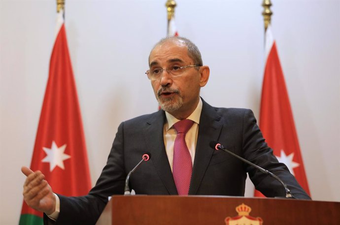 AMMAN, Feb. 4, 2025  -- Jordanian Foreign Minister Ayman Safadi speaks during a joint press conference with Greek Foreign Affairs Minister George Gerapetritis (not in the picture) in Amman, Jordan, on Feb. 4, 2025. Jordan and Greece stressed on Tuesday th