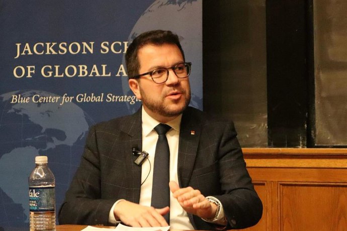 El expresidente de la Generalitat Pere Aragonès durante la conferencia en Yale.