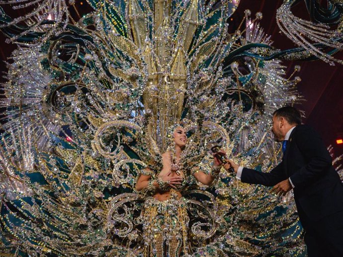 Elízabeth Ledesma Laker, nueva Reina del Carnaval de Santa Cruz de Tenerife 2025