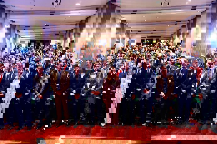 Foto de familia en la presentación de las conclusiones.