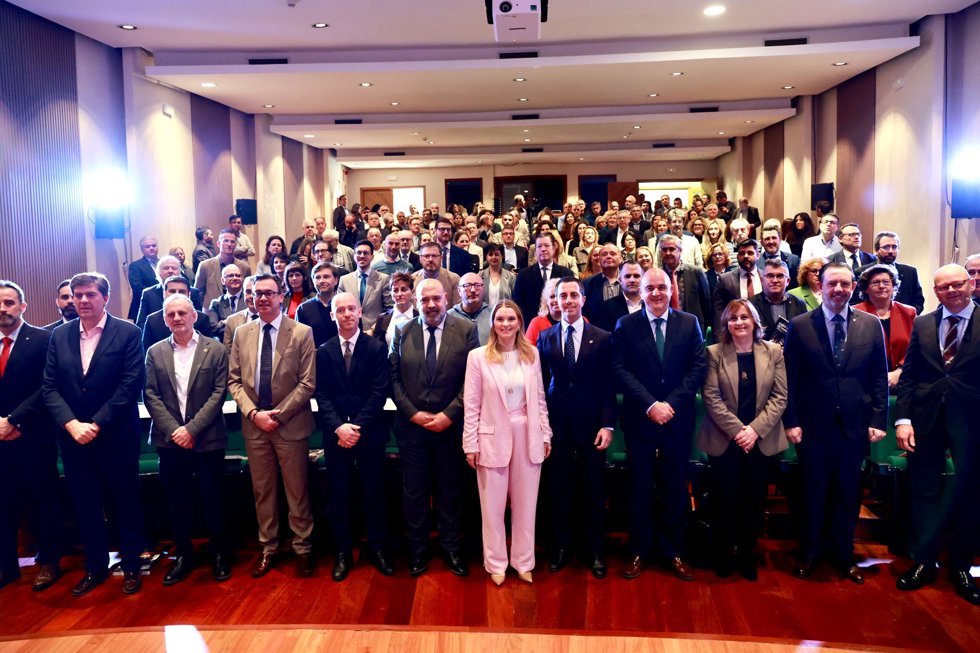 Foto de familia en la presentación de las conclusiones.