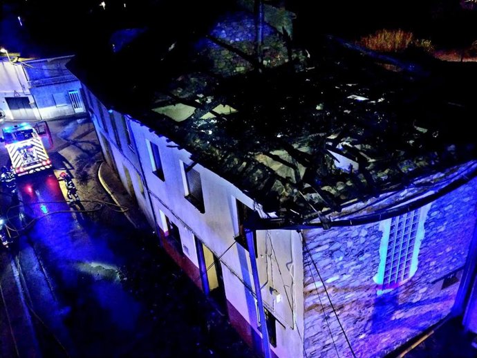 Vivienda afectada por el incendio en Sésamo.