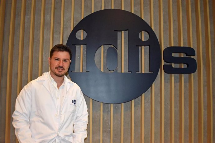 Alberto Ouro, del Grupo de Neuroenvejecimiento del IDIS, autor principal del estudio