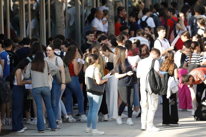 Archivo - El pago de la gratuidad de la matrícula universitaria llega al Parlamento