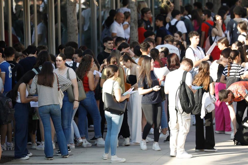 Archivo - El pago de la gratuidad de la matrícula universitaria llega al Parlamento