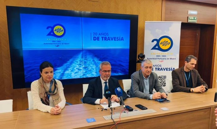 Presentación de la conmemoración del 20º aniversario de la Autoridad Portuaria de Motril, con su presidente, José García Fuentes, en el centro en la imagen