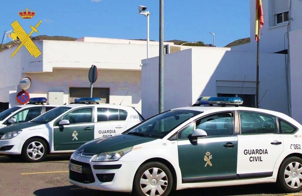 Vehículos de la Guardia Civil en Almería.