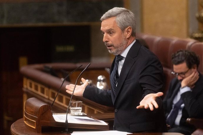 Archivo - El diputado del PP Juan Bravo interviene durante una sesión plenaria en el Congreso de los Diputados, a 20 de noviembre de 2024, en Madrid (España)