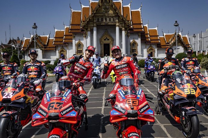 MARQUEZ Marc (spa) and BAGNAIA Francesco (ita), Ducati Lenovo Team, Ducati Desmosedici GP25, portrait during the MotoGP 2025 season launch in Bangkok, Thailand on February 9th, 2025 - Photo Studio Milagro / DPPI