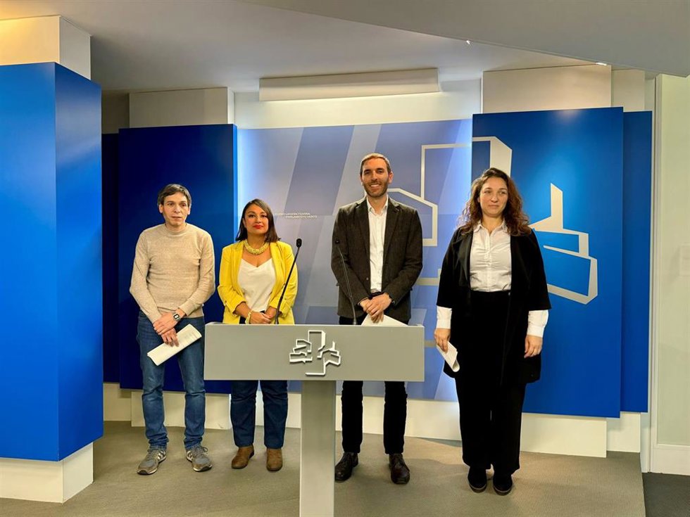El texto ha sido leído por representantes del PNV, EH Bildu, PP y Grupo Mixto-Sumar