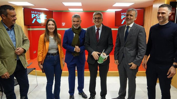 El secretario general del PSOE de Málaga, Josele Aguilar, en rueda de prensa