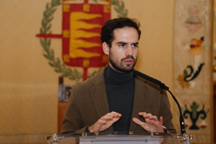 Archivo - El concejal de Personas Mayores, Familia y Servicios Sociales, Rodrigo Nieto