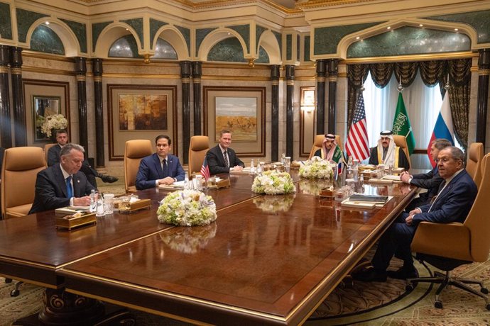 HANDOUT - 18 February 2025, Saudi Arabia, Riyadh: (L-R) US Middle East envoy Steve Witkoff, US Secretary of State Marco Rubio, US National Security Advisor Mike Waltz, Saudi Arabia's Foreign Minister Prince Faisal bin Farhan Sl-Saud, Saudi Arabia's Nation