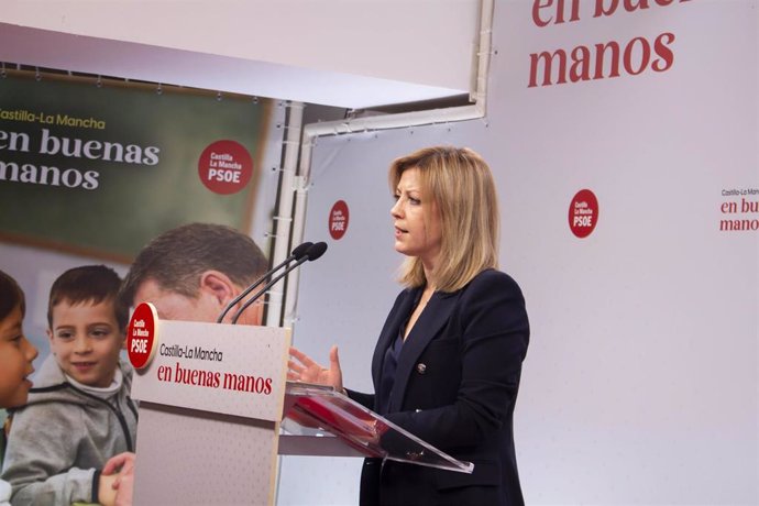La portavoz del grupo socialista en las Cortes regionales, Ana Isabel Abengózar