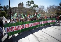 Colectivos de izquierda se concentran ante el Parlamento este 28F reivindicando la "soberanía" de una "Andalucía libre"