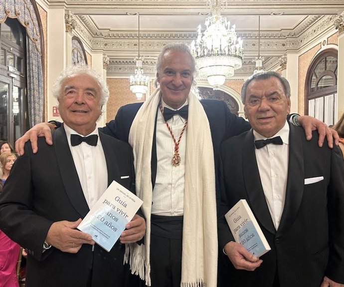 Los del Rio con el doctor Manuel de la Peña.