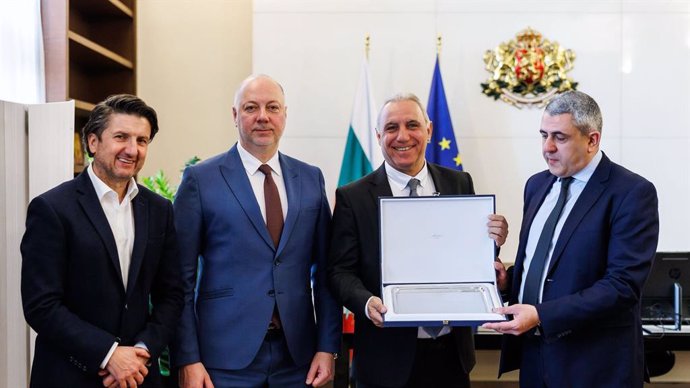 El exjugador del FC Barcelona Hristo Stoichkov junto al Secretario General de ONU Turismo, Zurab Pololikashvili.