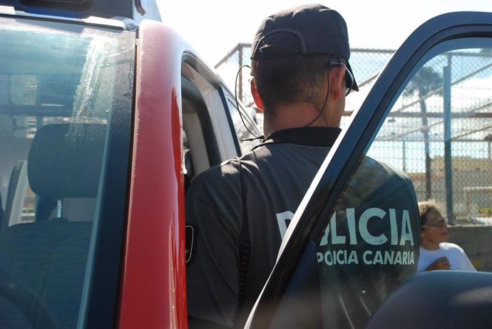 Agente de la polícia canaria