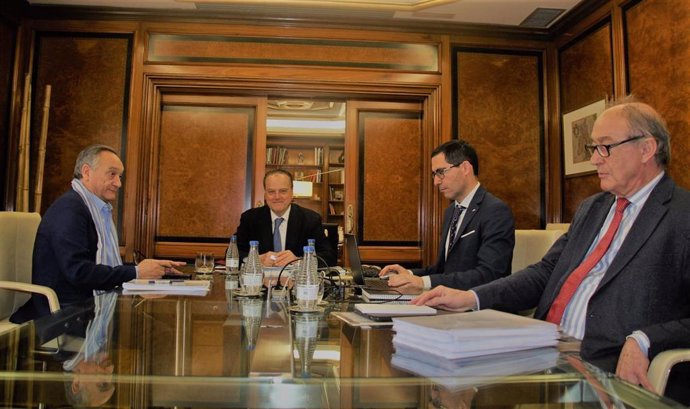 De izquierda a derecha, Emilio Melero, Mario Amilivia, Andrés Pérez Moneo y Miguel Ángel Jiménez, en el Pleno del Consejo de Cuenta.S