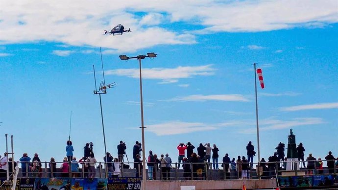 Benidorm (Alicante) acoge el primer vuelo en Europa de un aerotaxi y drones en entorno urbano.