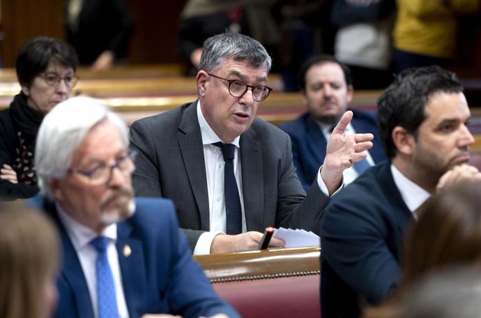 Archivo - El senador de Compromís, Enric Morera, durante la constitución de la comisión de investigación sobre la DANA, en el Senado, a 20 de enero de 2025, en Madrid (España).