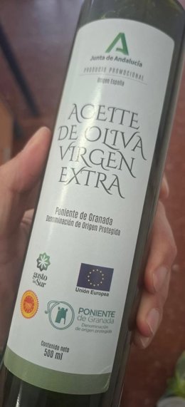 Una botella de aceite en un colegio de Jaén.