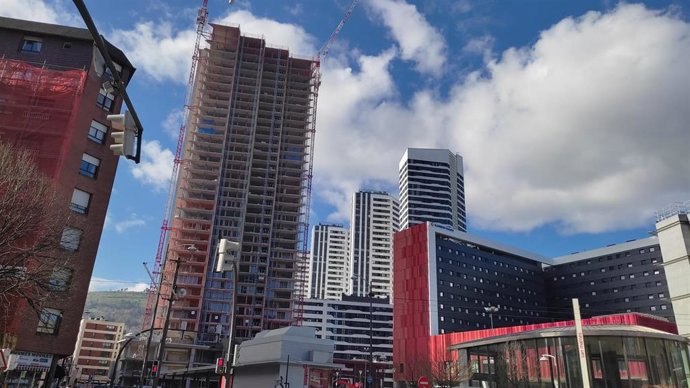 Nubes y claros en Bilbao