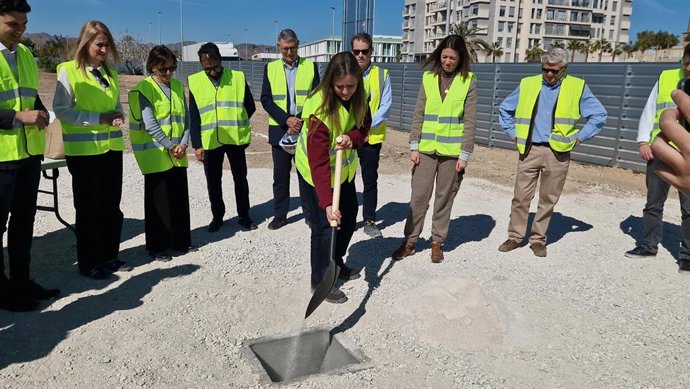La ministra para la Transición Ecológica y el reto Demográfico (Miteco), Sara Aagesen, durante el acto de colocación de la primera piedra del Centro de Producción de Especies Marinas de Águilas