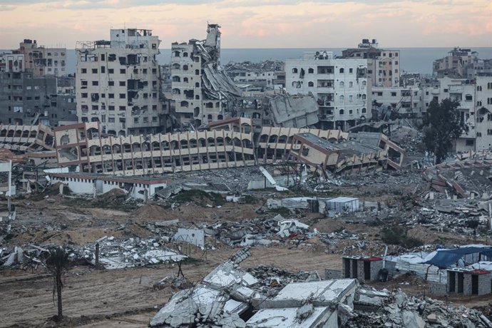 February 24, 2025, Gaza City, Gaza Strip, Palestinian Territory: A general view of the destruction as Palestinians continue their daily life with limited resources among the rubble of buildings destroyed as a result of Israeli attacks in Gaza City, on Feb