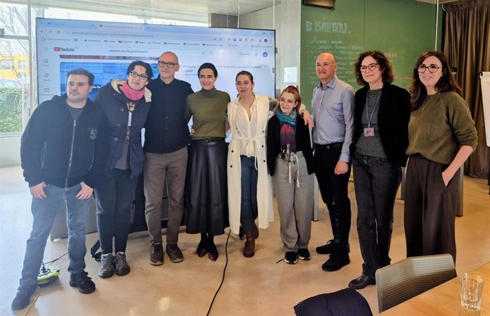 La directora general de FP y Ordenación Educativa, Maria Isabel Salas, ha visitado este viernes el centro de Esment Escola.