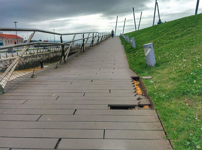 Archivo - Imagen de archivo de desperfectos en la duna de Zaera en Gamazo en 2018