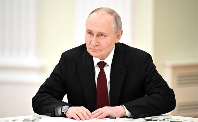 O presidente russo Vladimir Putin durante uma reunião com Ri Hi Yong, membro do Comitê Central do Politburo da Coreia do Norte (arquivo).