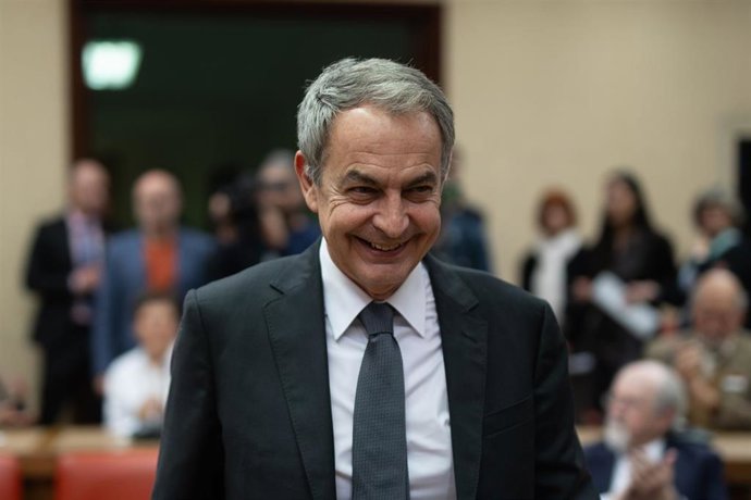 El ex presidente del gobierno, José Luis Rodríguez Zapatero, durante la presentación de su libro ‘Discursos Parlamentarios de José Luis Rodríguez Zapatero’, en la Sala Constitucional del Congreso de los Diputados, a 17 de febrero de 2025, en Madrid (Españ