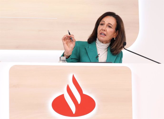 La presidenta del Banco Santander, Ana Botín, durante la presentación de los resultados de Banco Santander en su ejercicio de 2024, a 5 de febrero de 2025, en Boadilla del Monte, Madrid (España). 