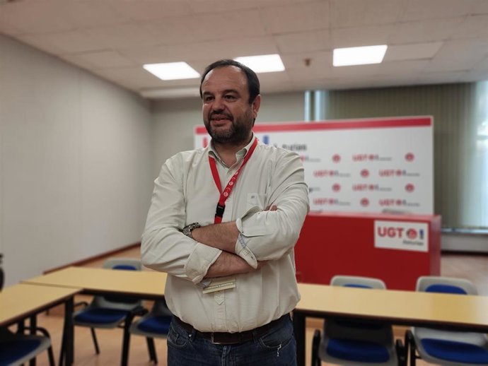Archivo - El secretario general de UGT FICA Asturias, Jenaro Martínez.
